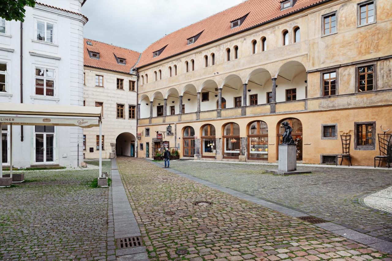 U Modreho Orla - At The Blue Eagle Hotell Prag Exteriör bild