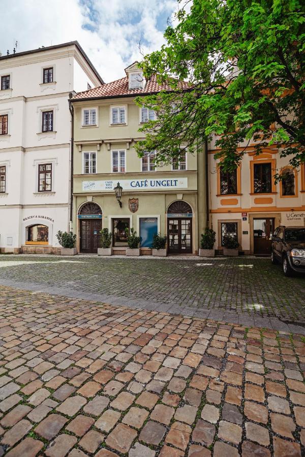 U Modreho Orla - At The Blue Eagle Hotell Prag Exteriör bild